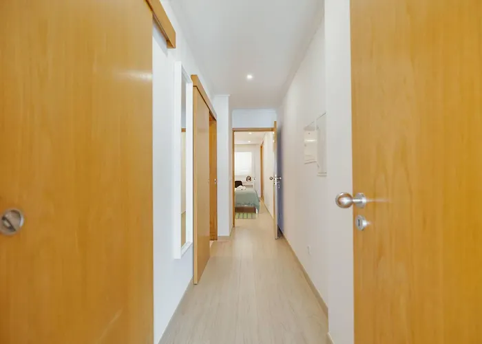 Apartment Stylish With Terrace By Hosty