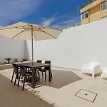 Daire Stylish With Terrace By Hosty Porto
