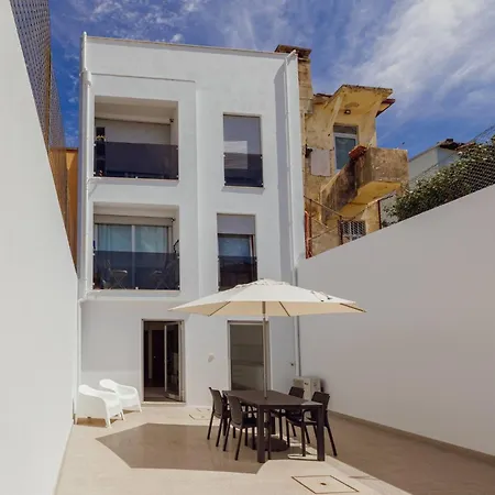 Stylish With Terrace By Hosty Daire Porto