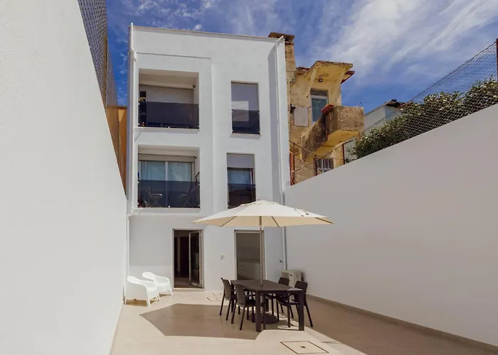 Stylish With Terrace By Hosty Appartement Porto